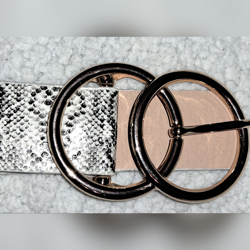 Ladies Double Oh Heaven Black and White Snake Double Buckle Belt By Lulu's  Lrg - Picture 4 of 7